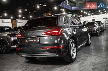 Внедорожник / Кроссовер Audi Q5 2021 в 