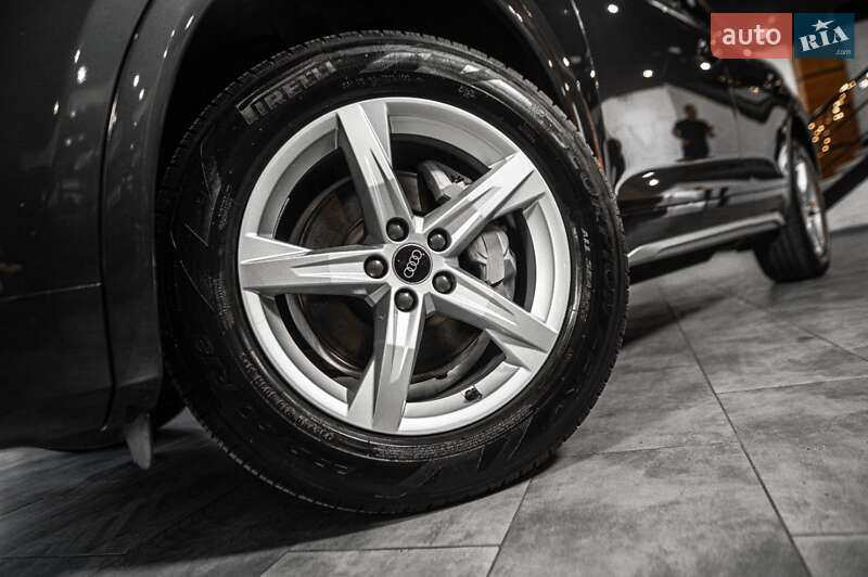 Внедорожник / Кроссовер Audi Q5 2021 в Одессе