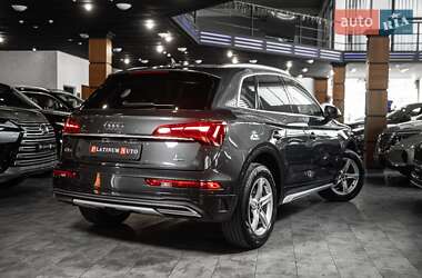 Внедорожник / Кроссовер Audi Q5 2021 в 