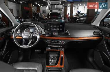 Внедорожник / Кроссовер Audi Q5 2021 в 