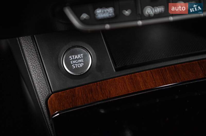 Внедорожник / Кроссовер Audi Q5 2021 в Одессе