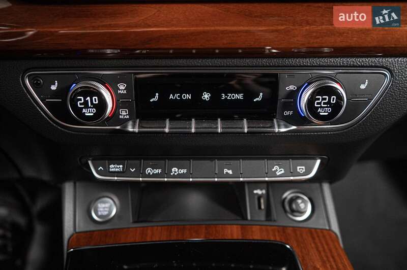 Внедорожник / Кроссовер Audi Q5 2021 в Одессе