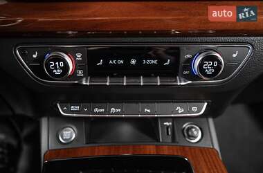Внедорожник / Кроссовер Audi Q5 2021 в 