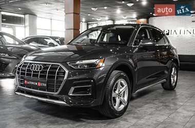 Внедорожник / Кроссовер Audi Q5 2021 в 