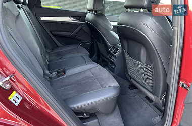 Позашляховик / Кросовер Audi Q5 2018 в 
