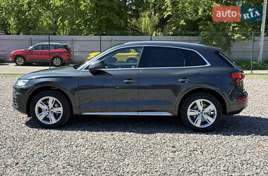 Позашляховик / Кросовер Audi Q5 2017 в 
