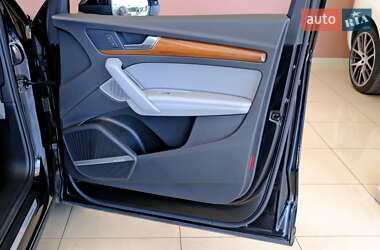 Внедорожник / Кроссовер Audi Q5 2022 в 