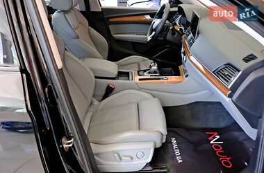 Внедорожник / Кроссовер Audi Q5 2022 в 