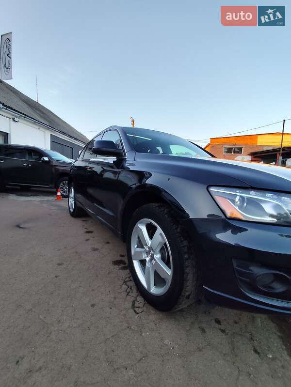 Внедорожник / Кроссовер Audi Q5 2012 в Чернигове