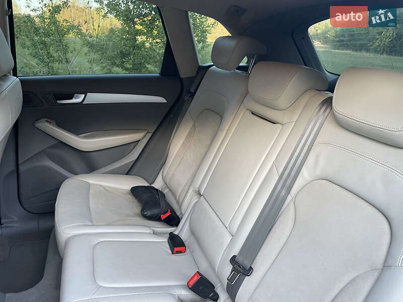 Внедорожник / Кроссовер Audi Q5 2010 в Шишаки