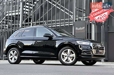 Внедорожник / Кроссовер Audi Q5 2020 в Киеве