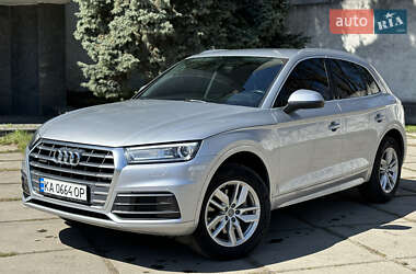 Позашляховик / Кросовер Audi Q5 2018 в 
