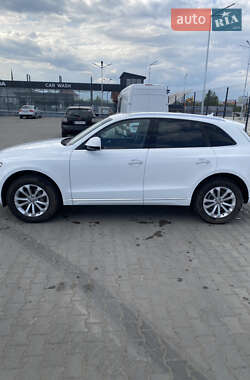 Внедорожник / Кроссовер Audi Q5 2015 в 