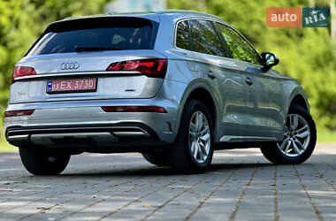 Внедорожник / Кроссовер Audi Q5 2021 в 