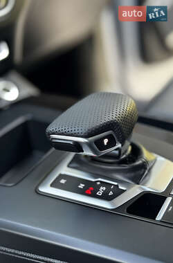 Внедорожник / Кроссовер Audi Q5 2021 в 