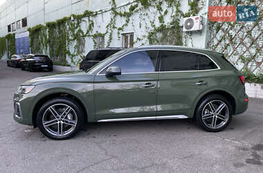 Внедорожник / Кроссовер Audi Q5 2021 в 