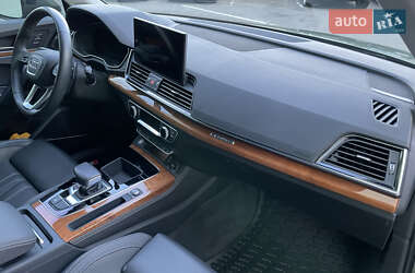 Внедорожник / Кроссовер Audi Q5 2021 в 