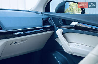Внедорожник / Кроссовер Audi Q5 2018 в 