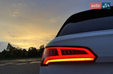 Позашляховик / Кросовер Audi Q5 2018 в 