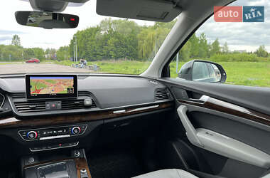 Внедорожник / Кроссовер Audi Q5 2017 в 