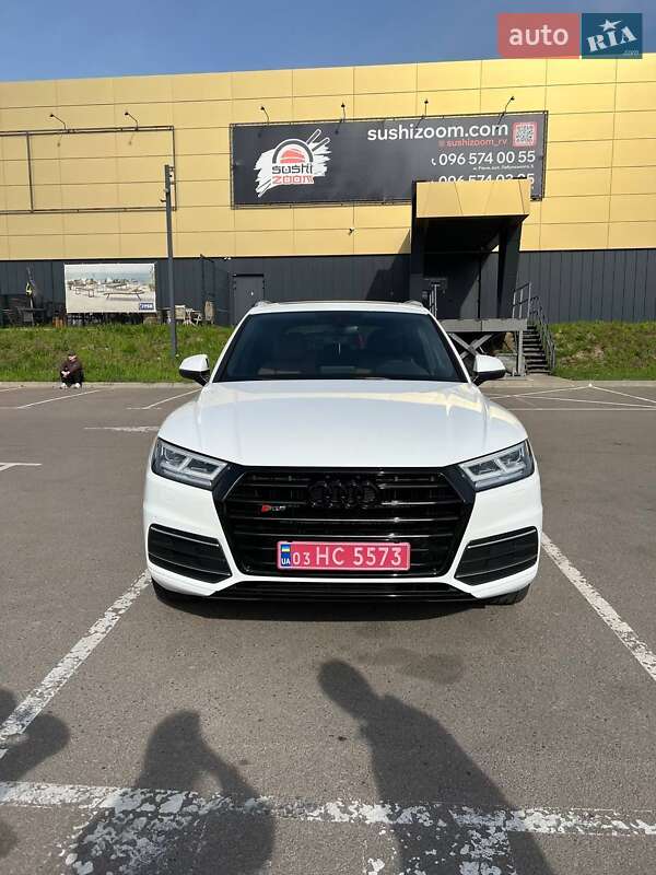 Позашляховик / Кросовер Audi Q5 2019 в 