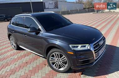 Внедорожник / Кроссовер Audi Q5 2017 в 