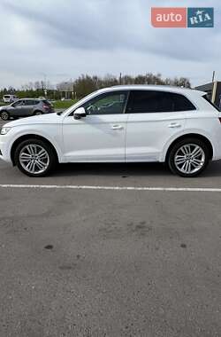 Позашляховик / Кросовер Audi Q5 2019 в 