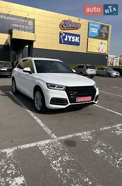 Позашляховик / Кросовер Audi Q5 2019 в 