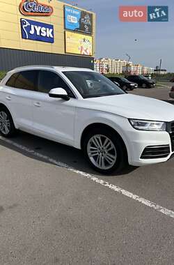 Позашляховик / Кросовер Audi Q5 2019 в 