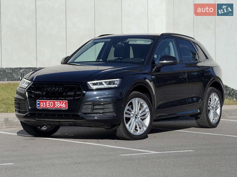 Внедорожник / Кроссовер Audi Q5 2018 в 