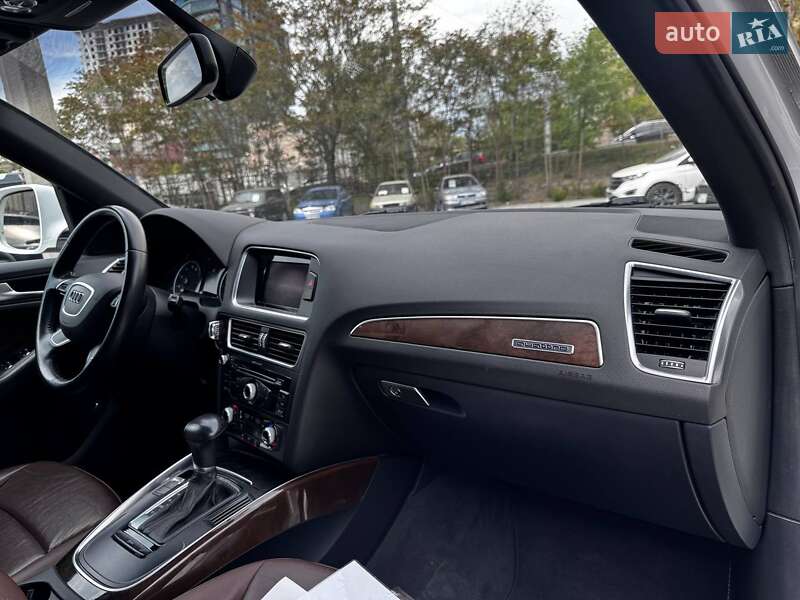 Позашляховик / Кросовер Audi Q5 2015 в Дніпрі