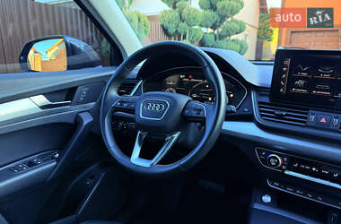 Внедорожник / Кроссовер Audi Q5 2022 в 