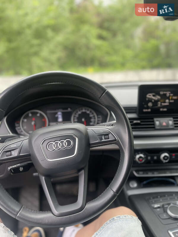 Внедорожник / Кроссовер Audi Q5 2020 в Киеве