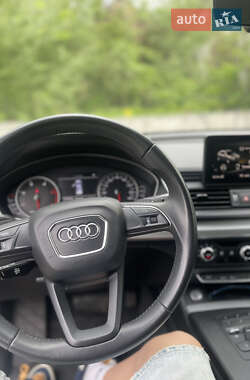 Внедорожник / Кроссовер Audi Q5 2020 в 