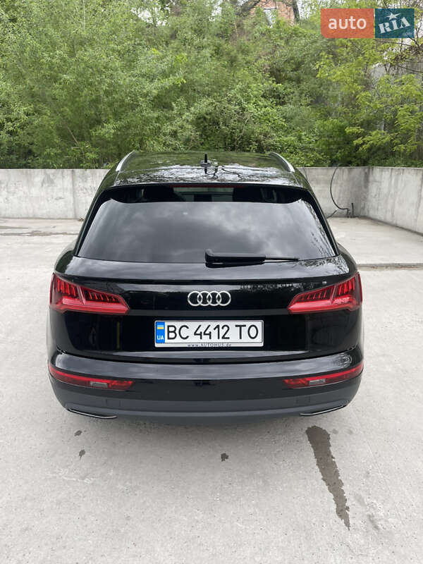 Внедорожник / Кроссовер Audi Q5 2020 в Киеве