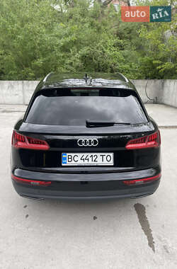 Внедорожник / Кроссовер Audi Q5 2020 в 