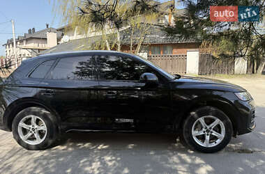 Позашляховик / Кросовер Audi Q5 2023 в 