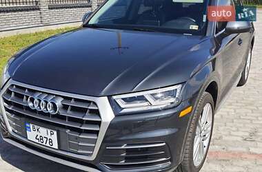 Позашляховик / Кросовер Audi Q5 2018 в 