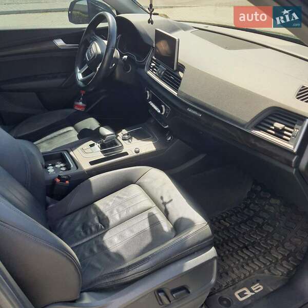 Внедорожник / Кроссовер Audi Q5 2018 в Костополе