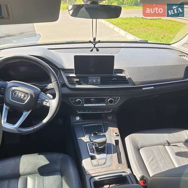 Внедорожник / Кроссовер Audi Q5 2018 в Костополе