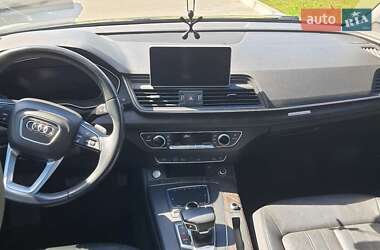 Позашляховик / Кросовер Audi Q5 2018 в 