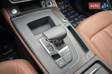 Внедорожник / Кроссовер Audi Q5 2021 в 