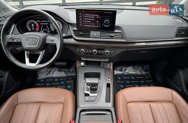 Внедорожник / Кроссовер Audi Q5 2021 в 