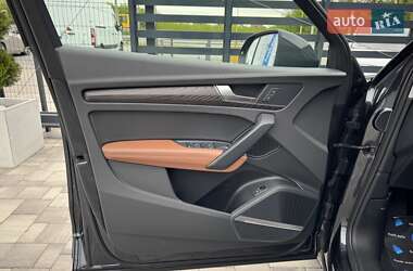 Внедорожник / Кроссовер Audi Q5 2021 в 