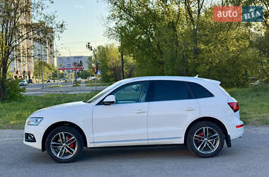 Позашляховик / Кросовер Audi Q5 2012 в 