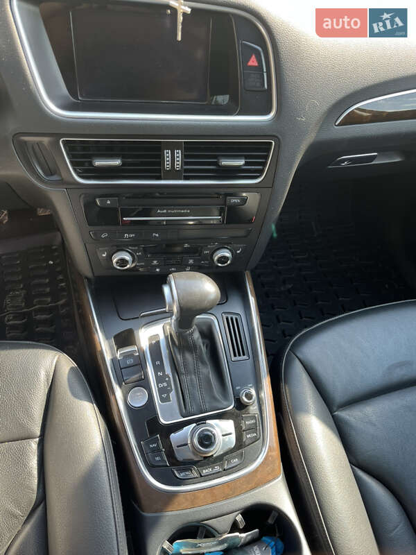 Внедорожник / Кроссовер Audi Q5 2015 в Городке