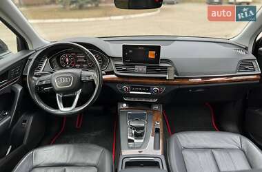 Внедорожник / Кроссовер Audi Q5 2017 в 