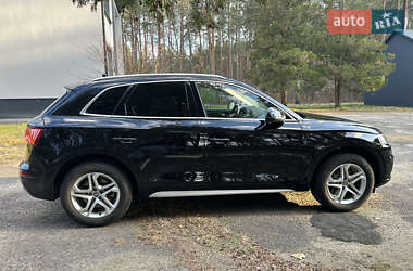 Внедорожник / Кроссовер Audi Q5 2018 в 