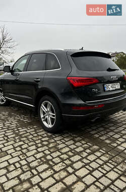 Позашляховик / Кросовер Audi Q5 2015 в 