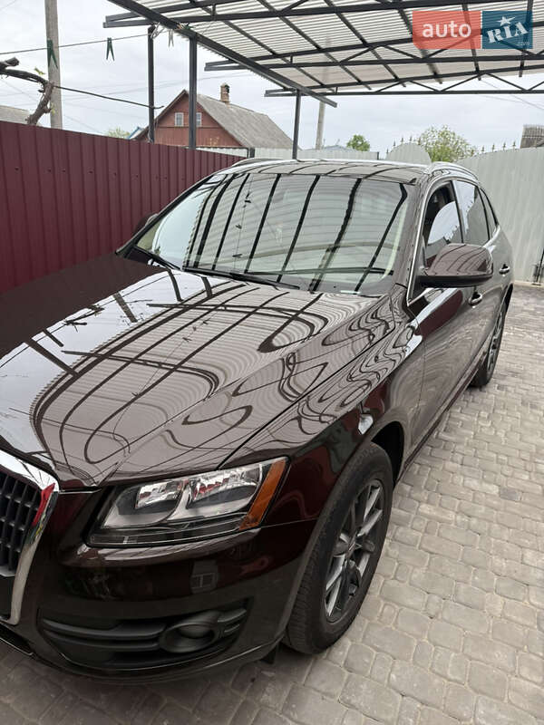Внедорожник / Кроссовер Audi Q5 2010 в 